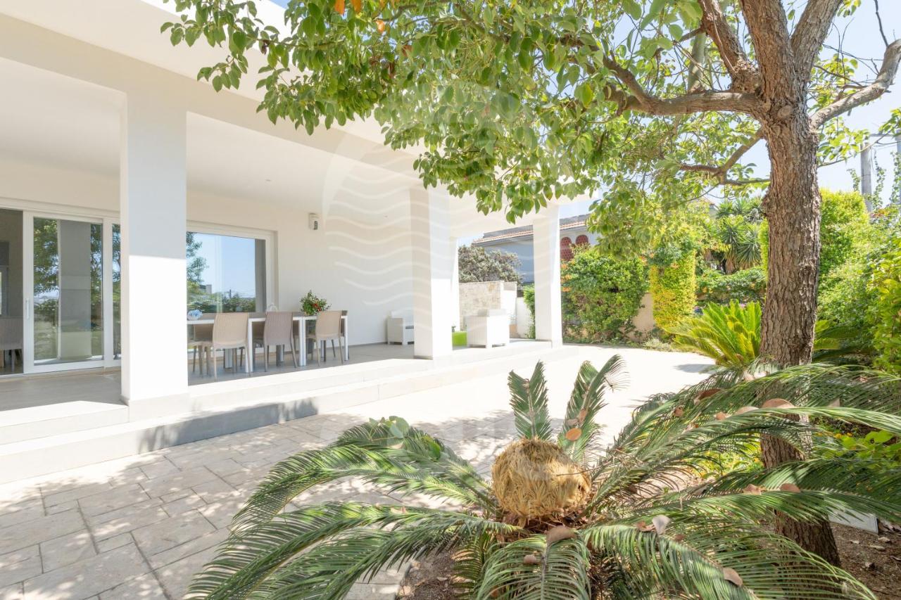Villa Relax - Spiaggia a 500m By Cala Salento - B&B