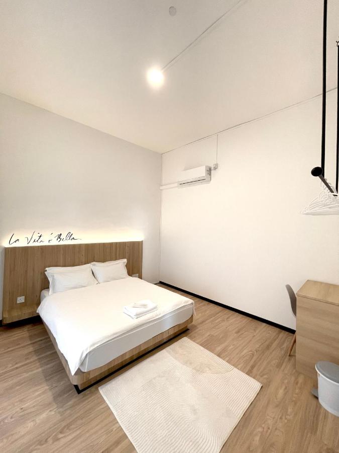Queen Room with Shared Bathroom