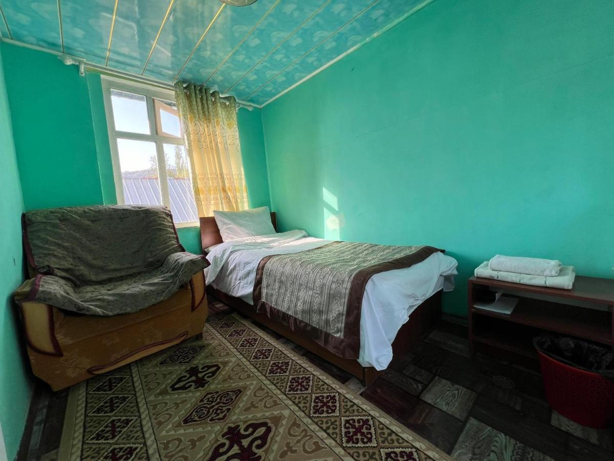 Single Room with Mountain View