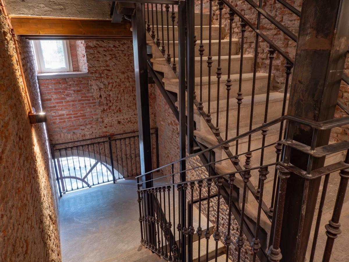 Xenia Apartments - Modern Suite in Sant'Ambrogio - B&B Milan
