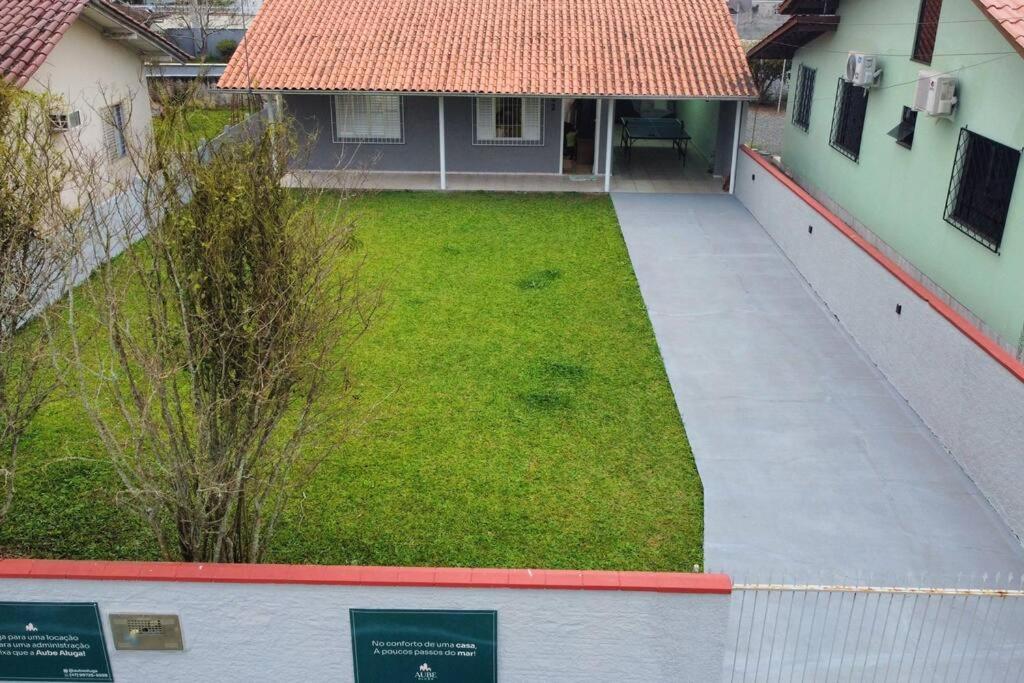 Casa na Praia de Armação em Penha há 180 metros do mar - B&B Penha