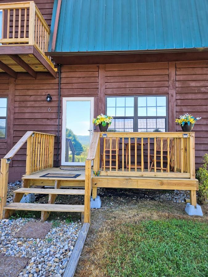 Mountain View Retreat 5 min to LMU - B&B Harrogate