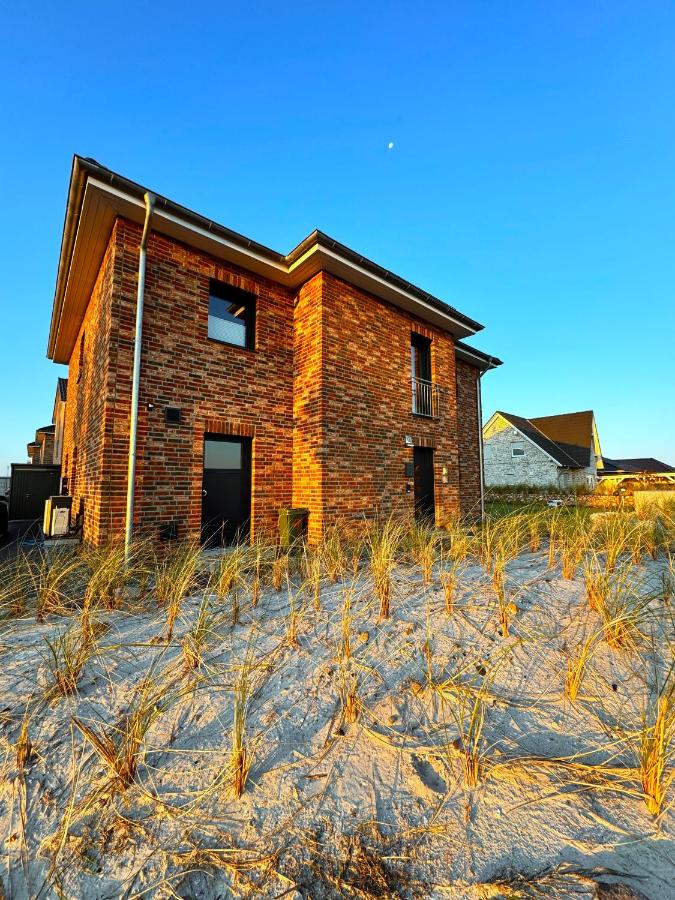 Haus Viking mit 2 Ferienwohnungen Bjorn 4 Pers und Floki 6 Pers mit Düne und Garten - B&B