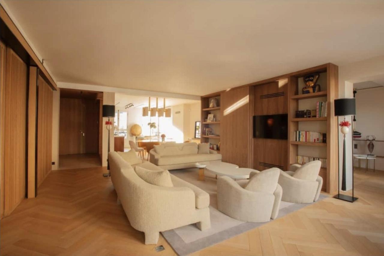 Luxueux Appartement avec balcon, Champs Élysées - B&B París