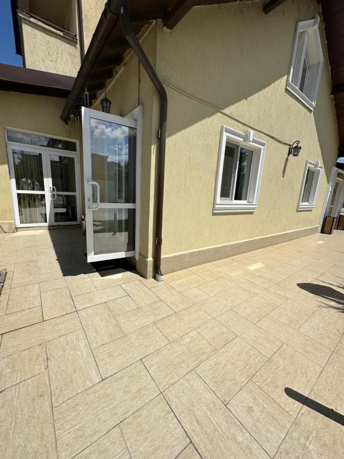 Boutique Argeș Mall - Bed and Breakfast