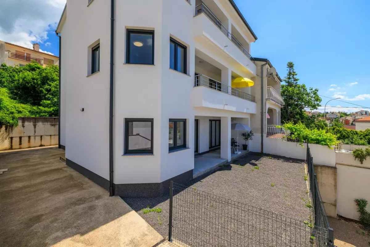 Apartments in Selce 51208 - Ferienwohnung Selce