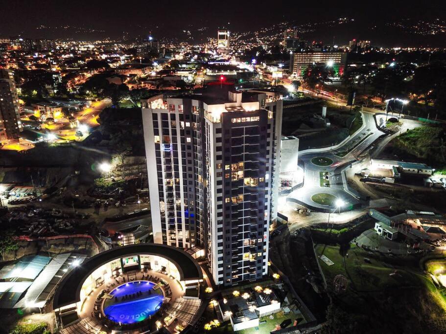 Exclusivo Apartamento en Sabana - Ferienwohnung Uruca