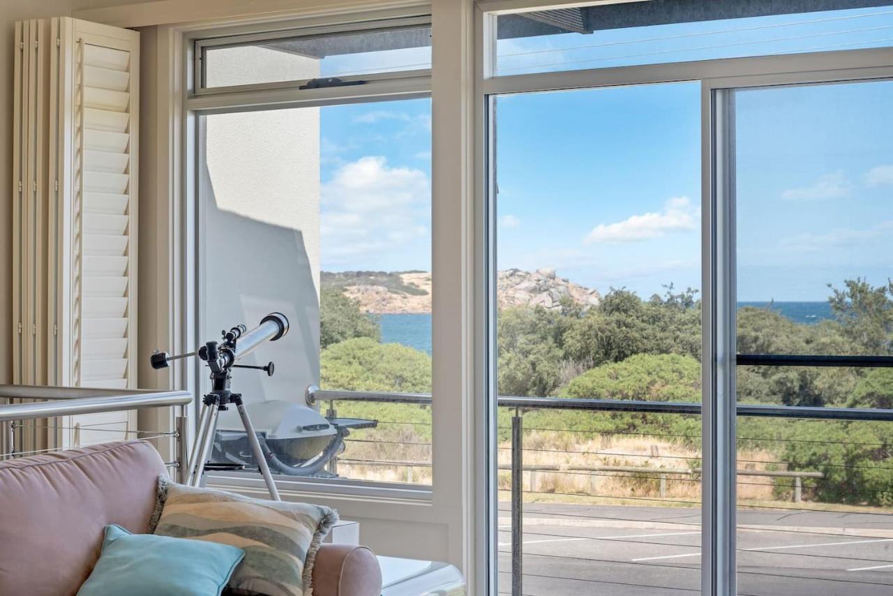 6-35 Esplanade - Beachfront - No Linen Included - B&B