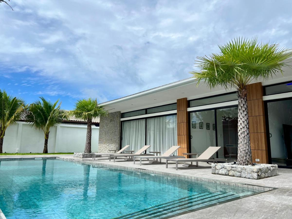 4 Bedroom Private Pool Villa in Rawai by RESAVA - Ferienwohnung