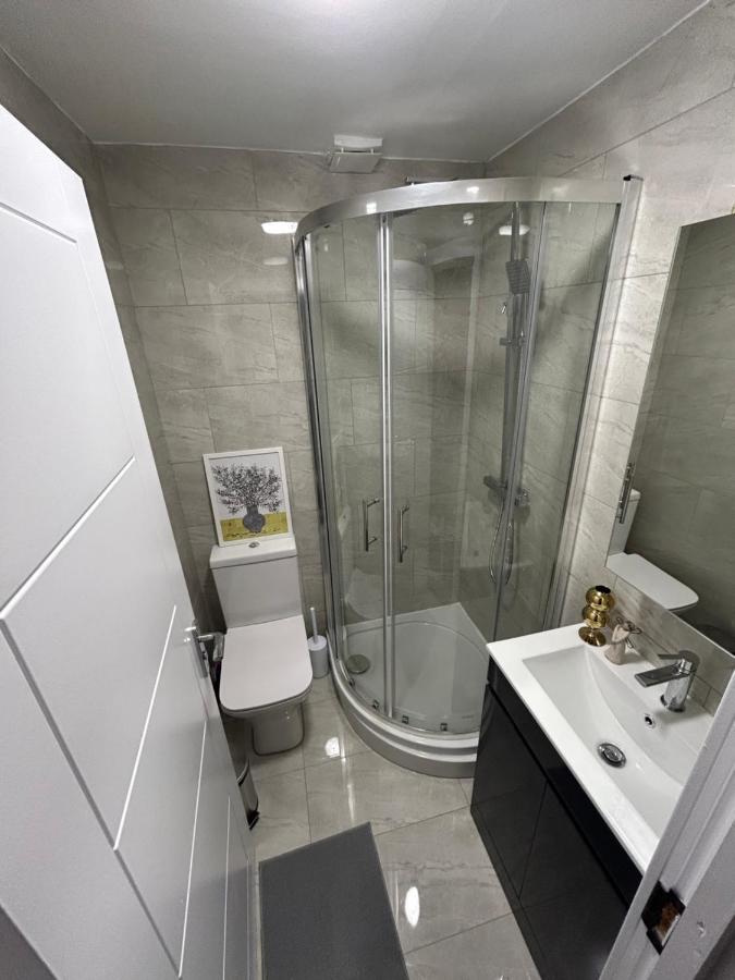 Vierbettzimmer mit Gemeinschaftsbad