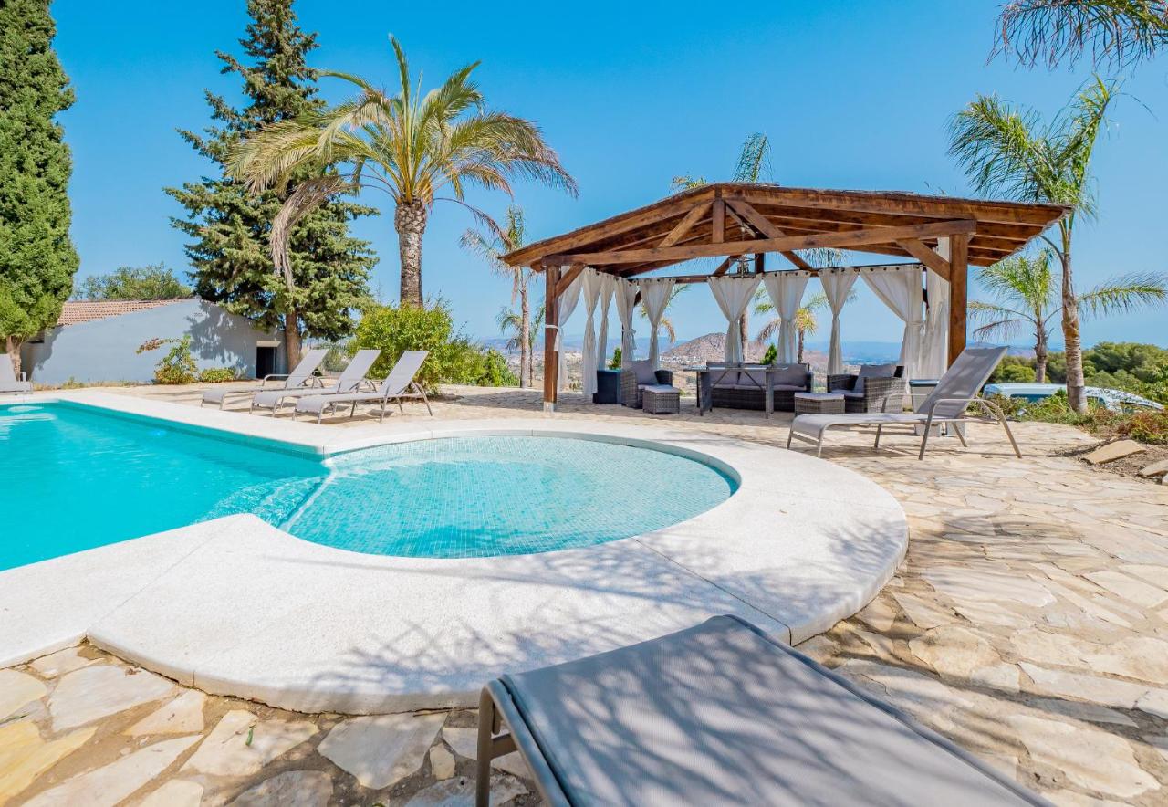 Cubo's Villa Agua de Azahar - Ferienwohnung Coín