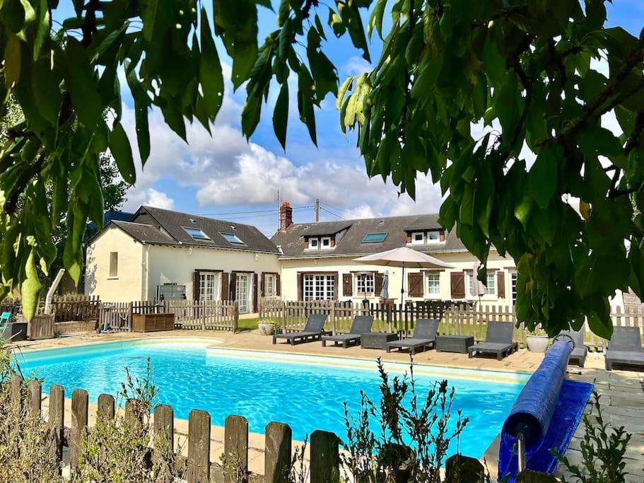 Demeure spacieuse avec piscine dans le Perche - B&B