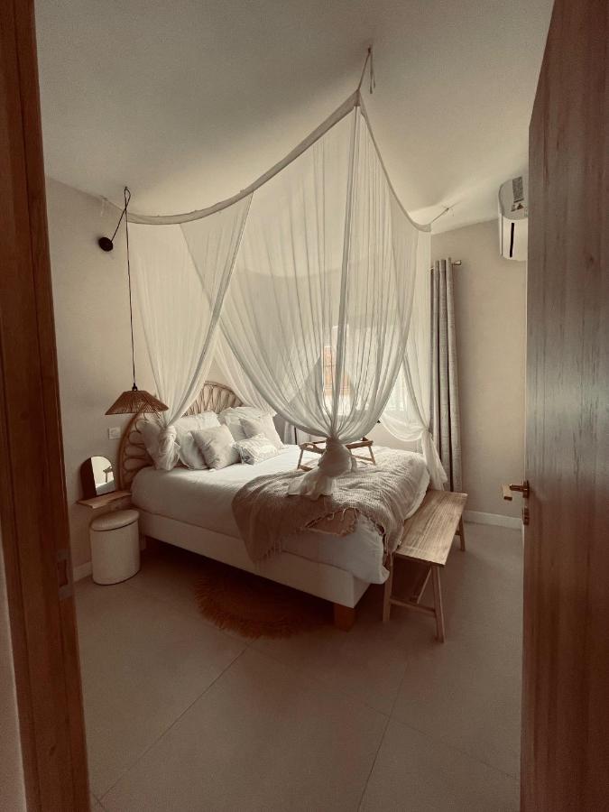 Deluxe One-Bedroom Apartment