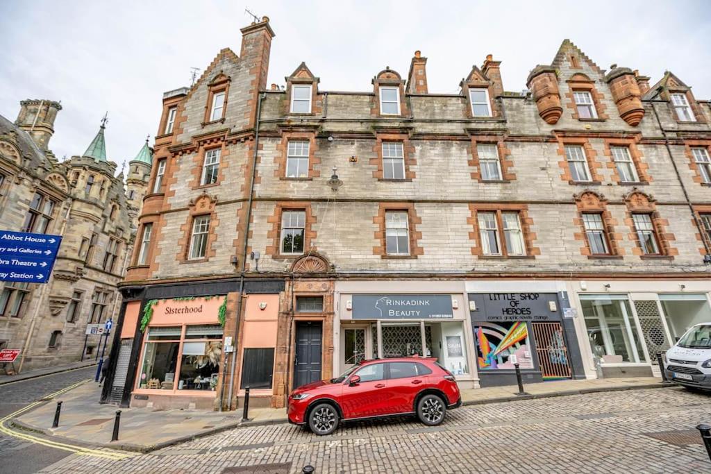 Spacious City Apt - Dunfermline - B&B