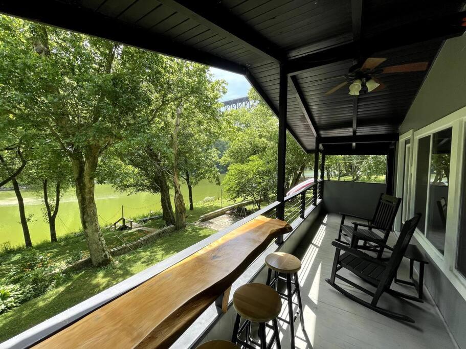 River House - Cottage with KY River View & Access - B&B