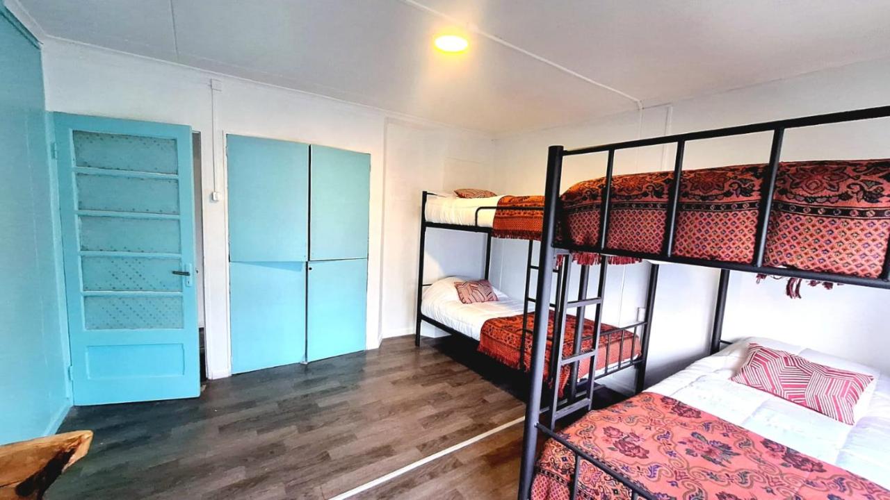 Posto Letto in Dormitorio Misto con 4 Letti