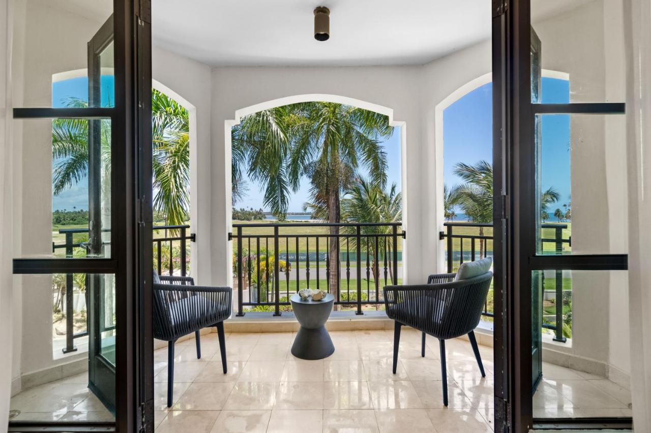 Balcony With Beach & Golf Course Views By Otium - B&B