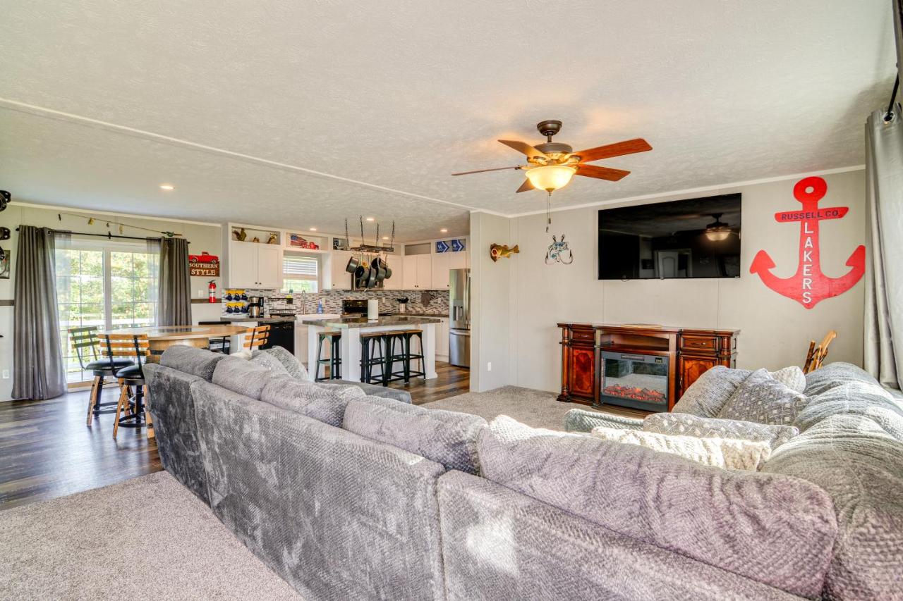 2 Mi to Lake Cumberland: Family-Friendly Retreat! - Bed and Breakfast Jamestown