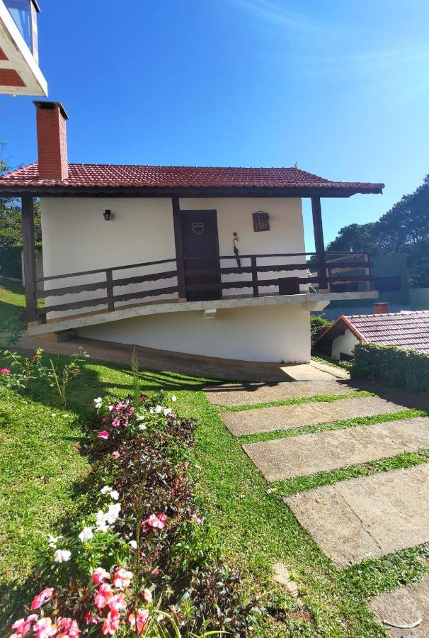 Chalé com Banheira de Hidromassagem e Varanda