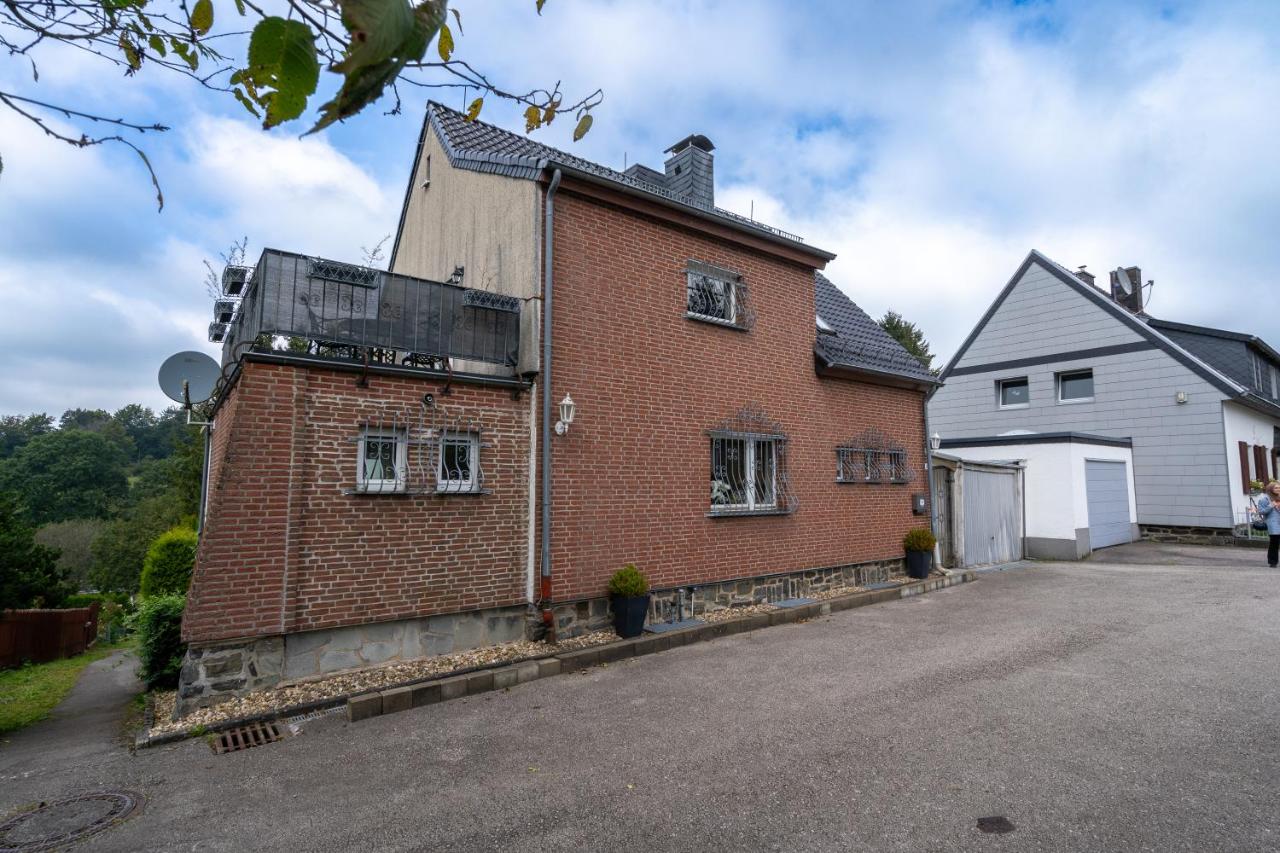 HoliDeis - Art-Apartment - 3min to Monschau - big Terrace - 2 Bedrooms - Chambres d’hôtes