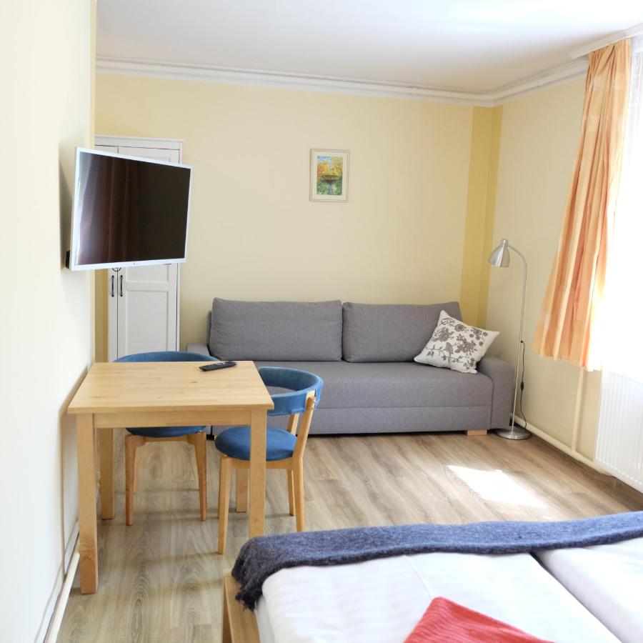 Petöfi Vendégház - B&B