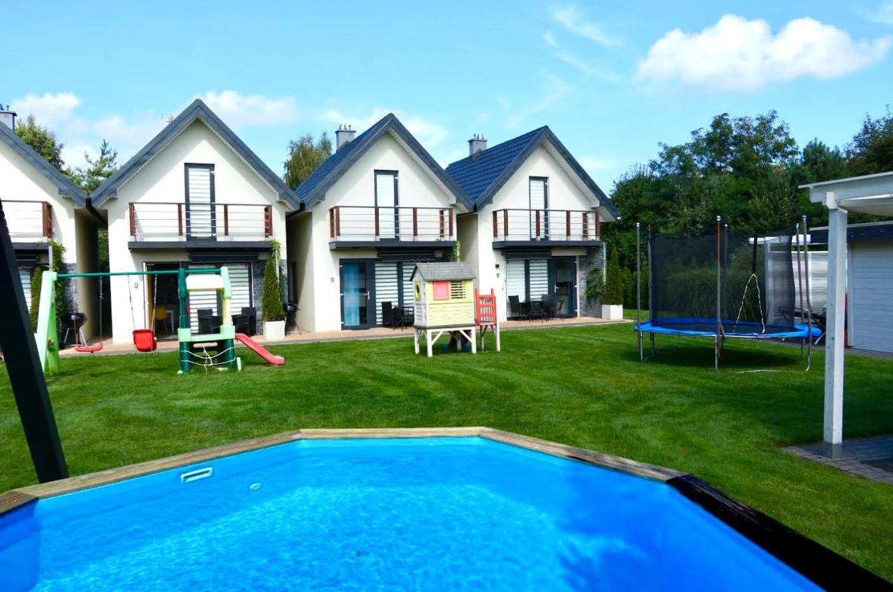 Niebiańskie Zacisze-Domki z Sauną i Basenem - B&B