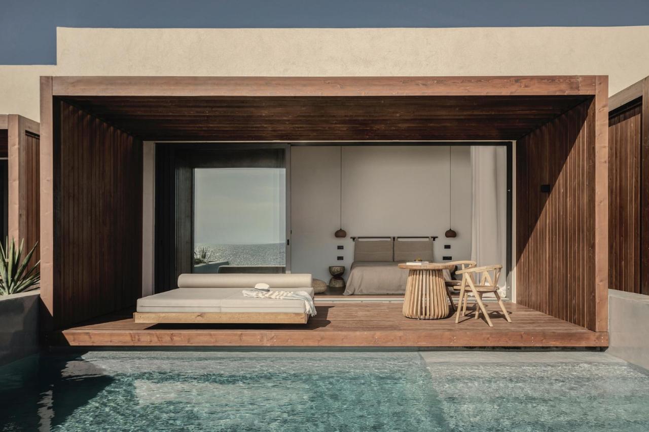 Mellow Pool Suite with Sea View