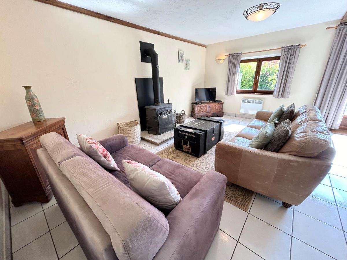 Rose Cottage with seasonal Swimming Pool - B&B Le Mesnil-Gilbert