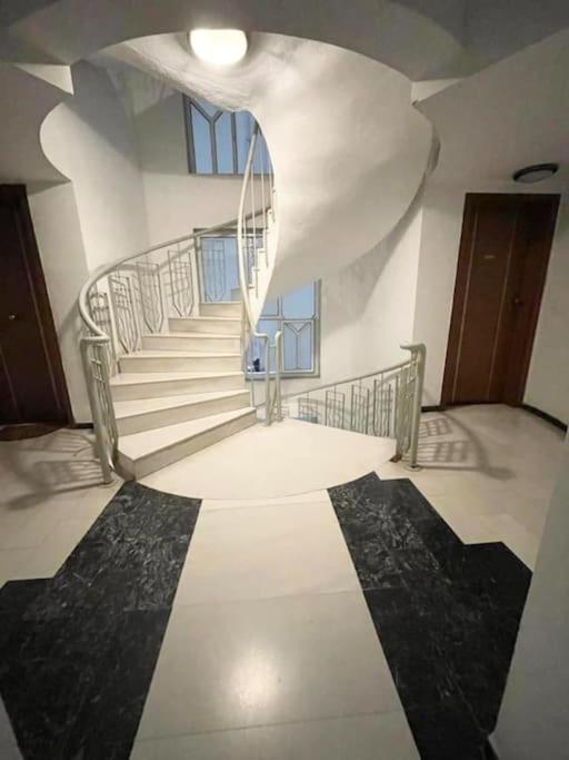 Aristi Apartment by the Music Hall - B&B