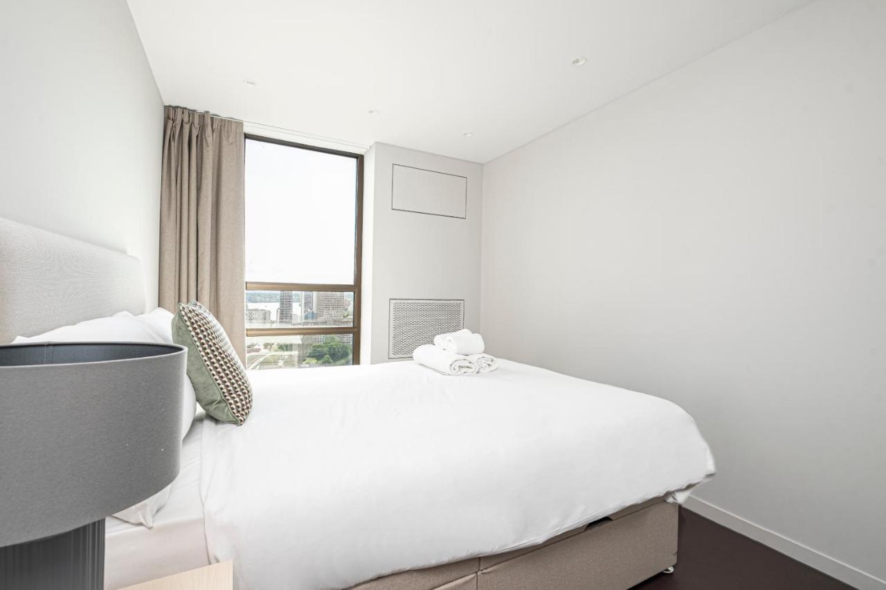 Three-Bedroom Apartment with Balcony