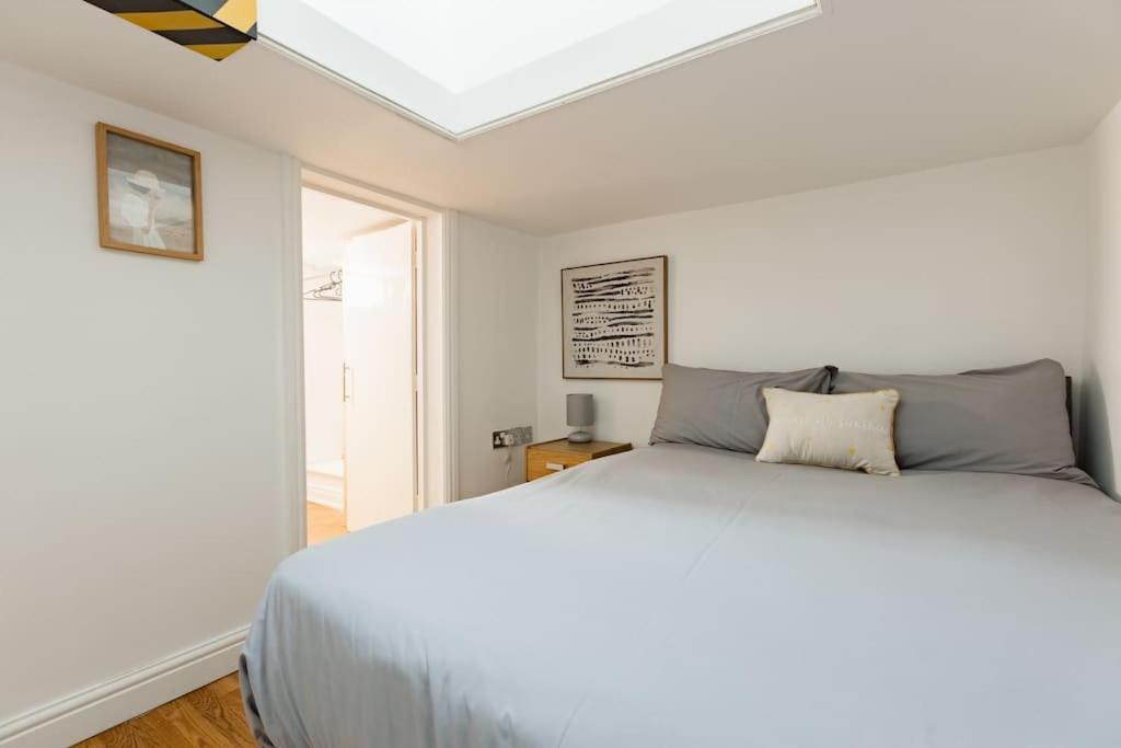 1 Bed City Studio near Theatre Suit work or Leisure - Chambres d’hôtes Kingston-upon-Hull
