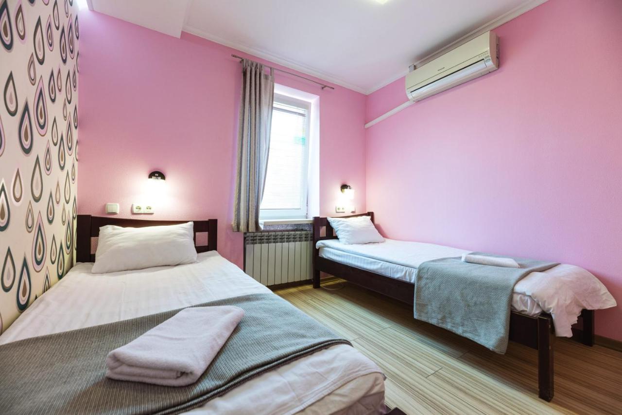 Twin Room with Private External Bathroom