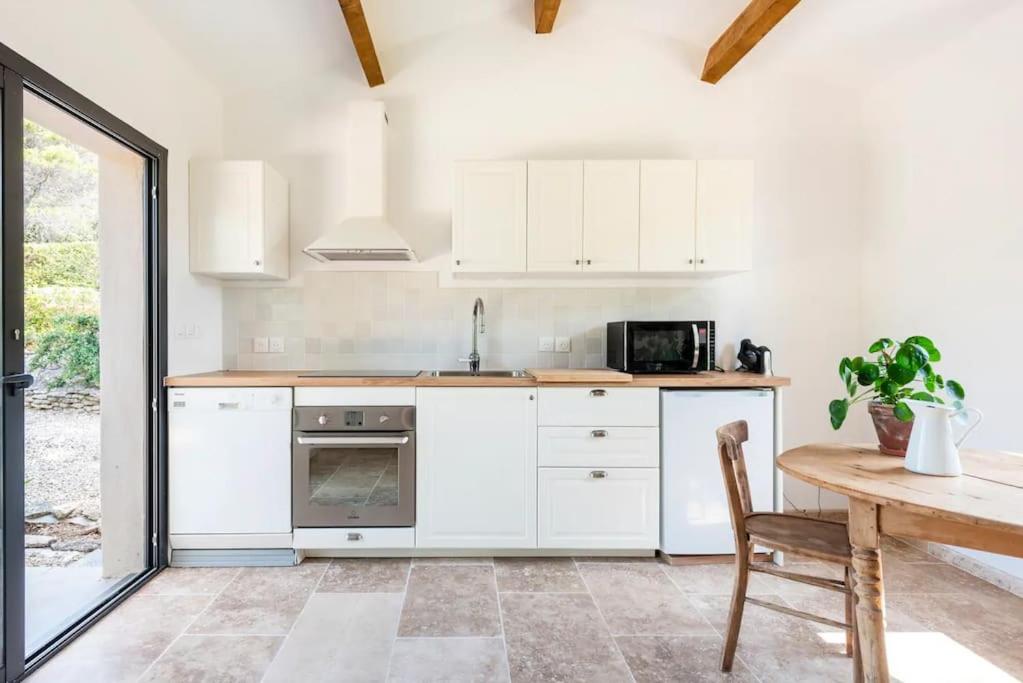 Calme absolu Luberon et piscine partagée - Bed and Breakfast Lauris