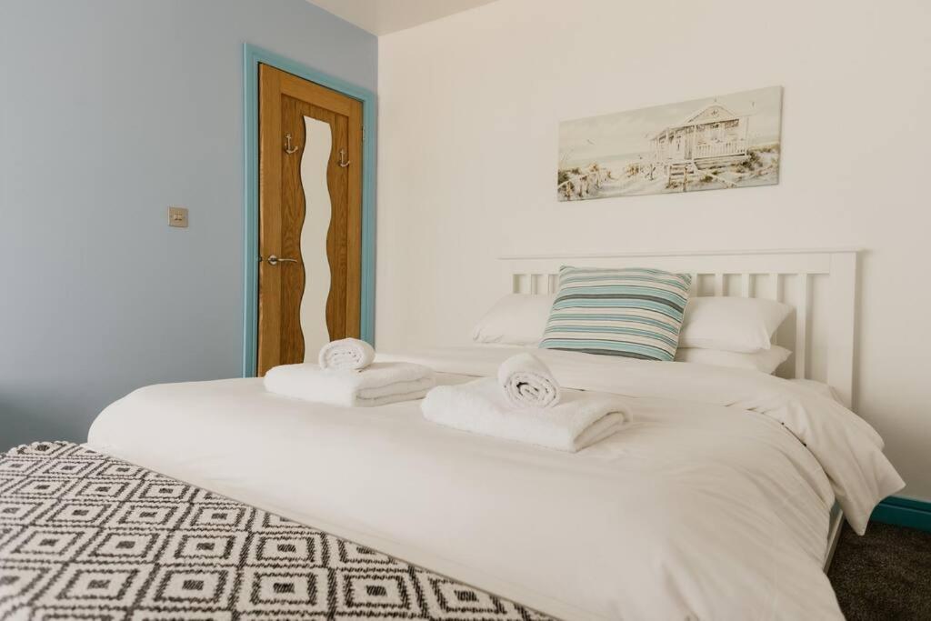 The Sea Deck Apartment - Westbrook Bay Beach - By Goldex Coastal Breaks - B&B Margate