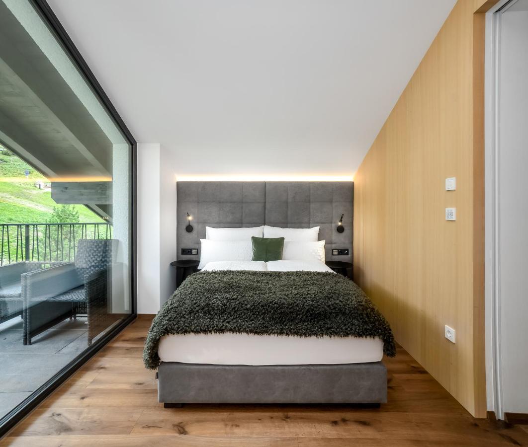 Two-Bedroom Deluxe Apartment with Balcony