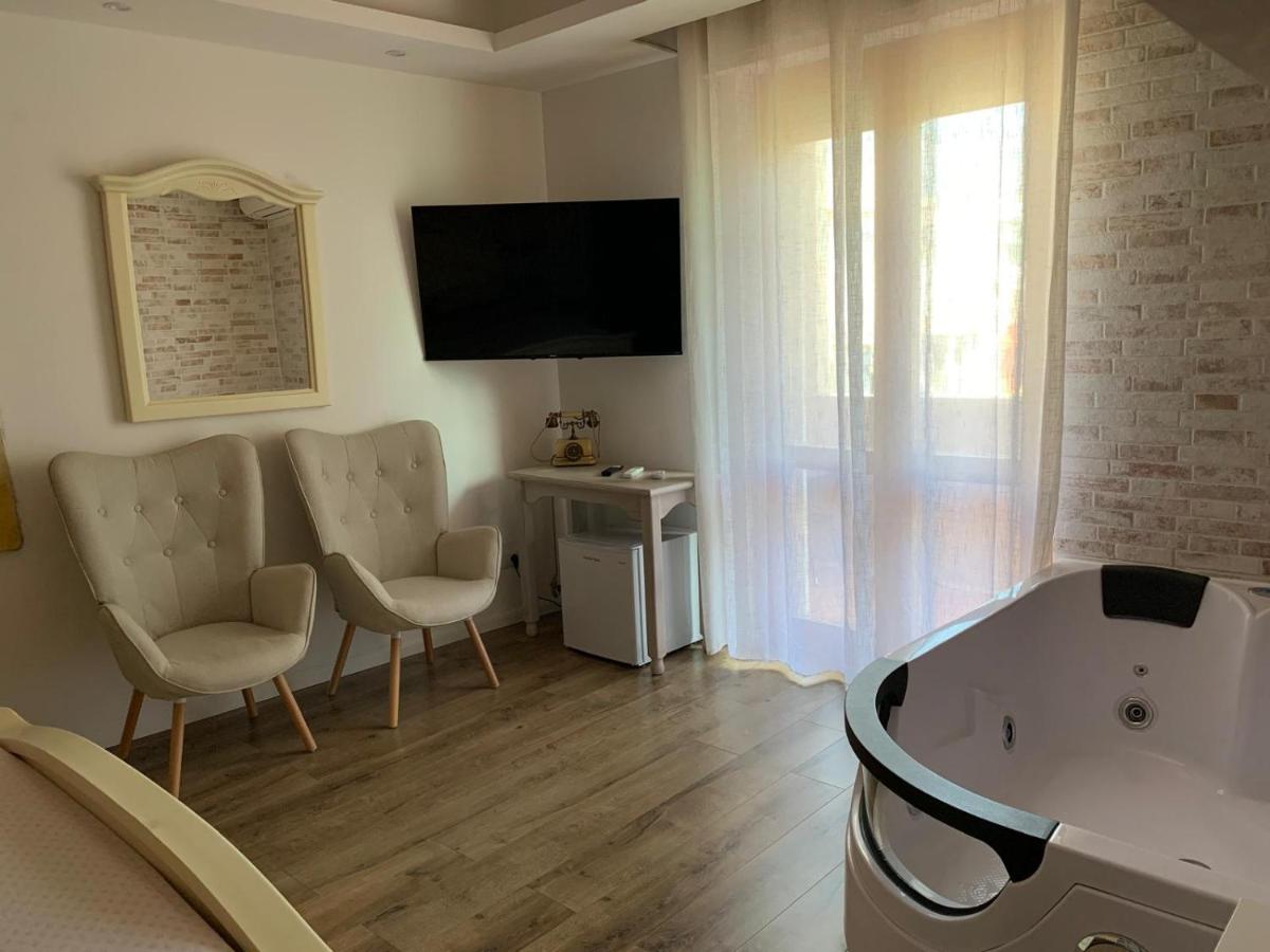 Double Room with Spa Bath