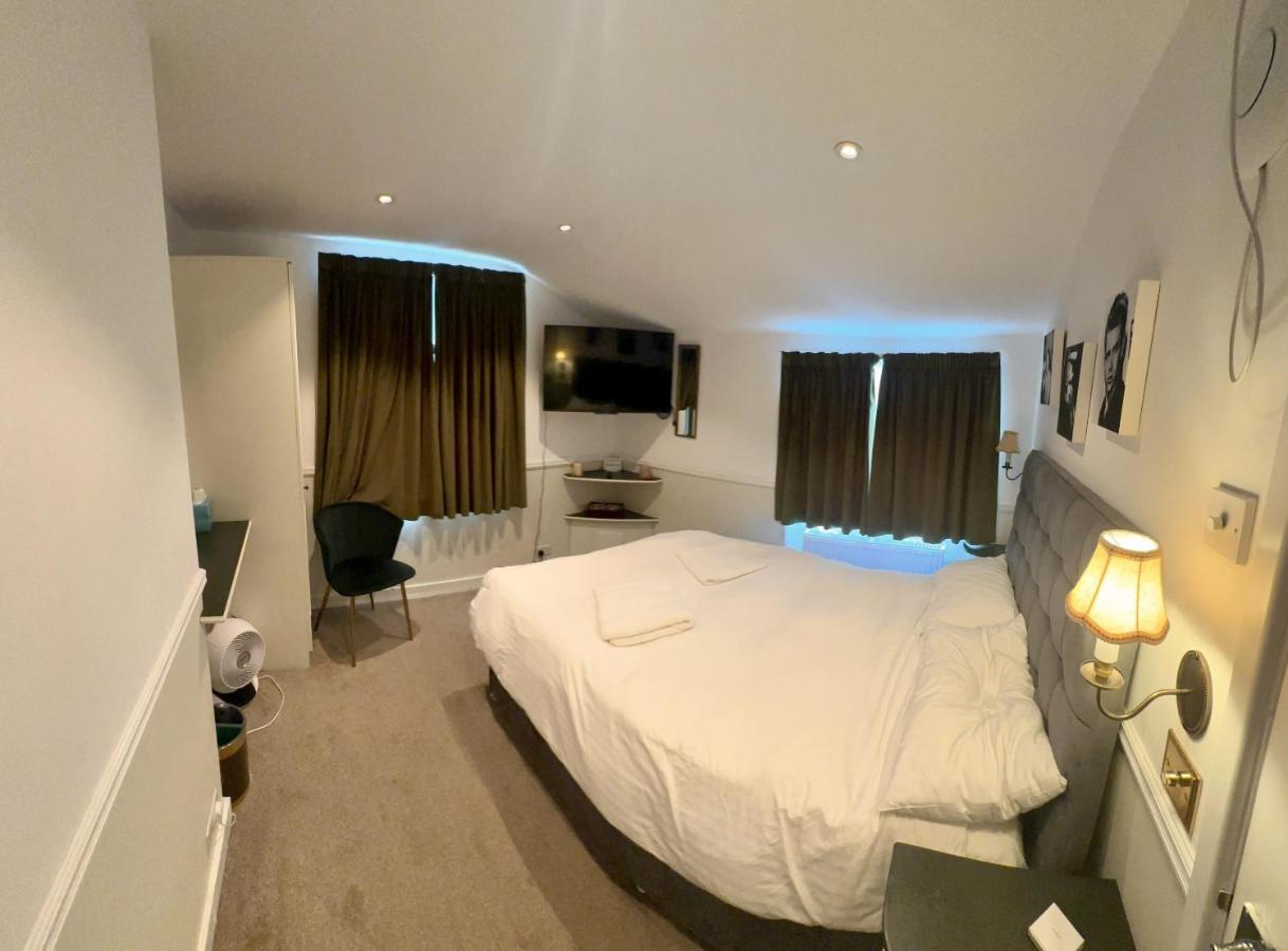 Standard Studio