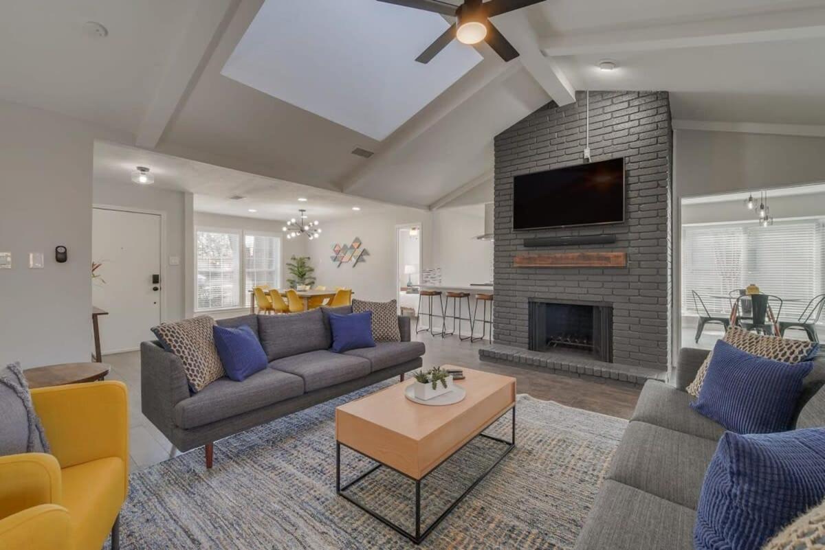 Charming 5BD-3BA in the Heart of Plano -Sleeps 10 - B&B
