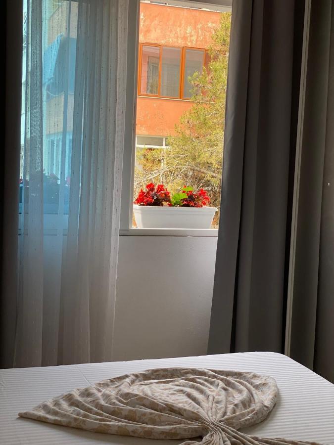 One-Bedroom Apartment with Garden View