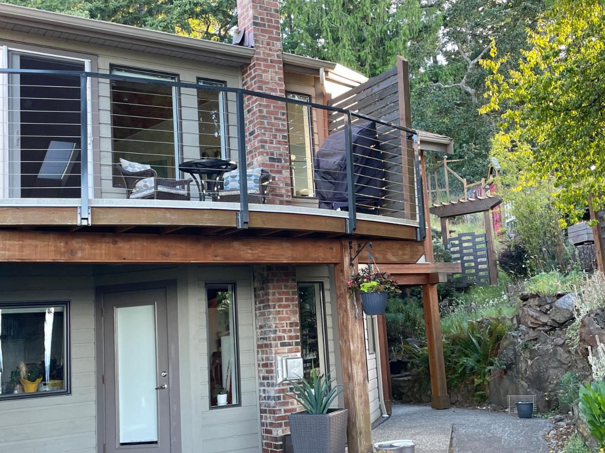 Tyee Beach Oasis Bed and Breakfast - B&B