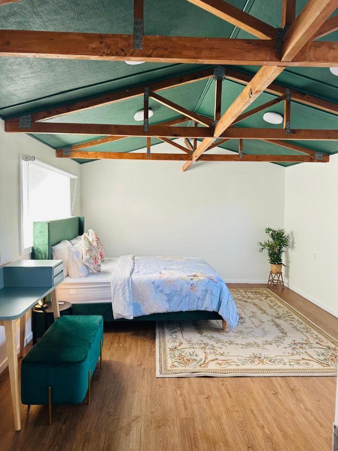 Cozy Fully Equipped Unit 12 noon check in - Bed and Breakfast