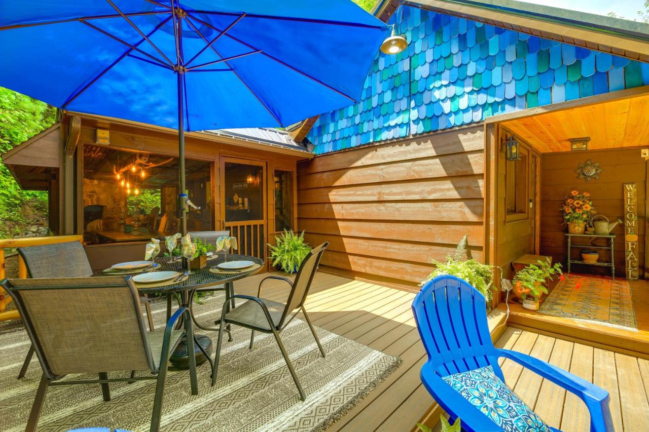Dreamy Damascus Cabin about 1 Mi to Appalachian Trail - B&B