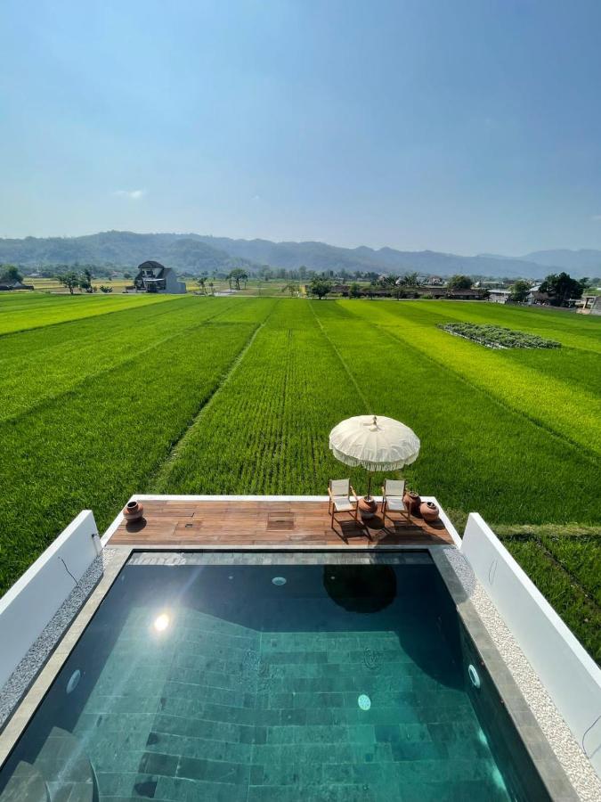 The Sun & The Hills, Luxury Villa in Yogyakarta - B&B