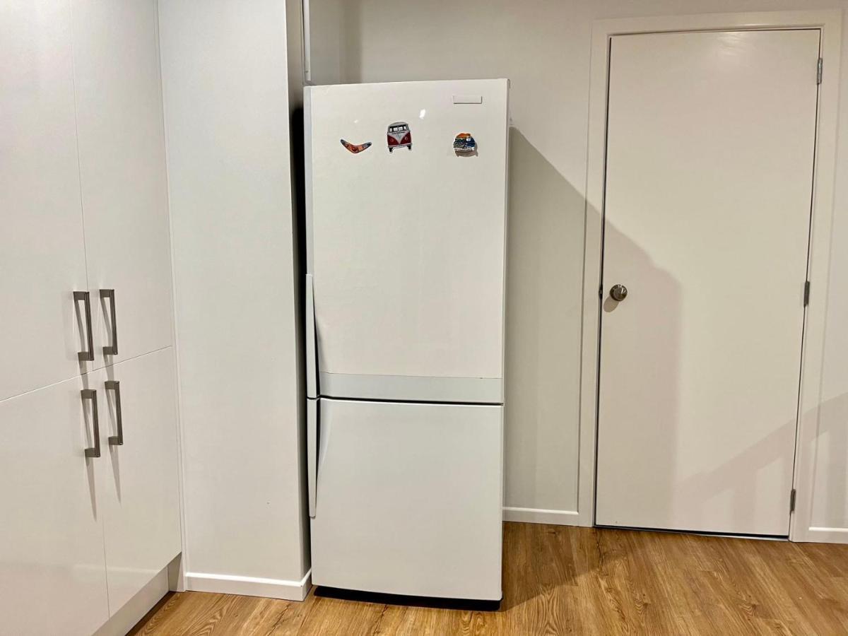 Stylish Modern Flat with Parking Near Station - B&B Wellington