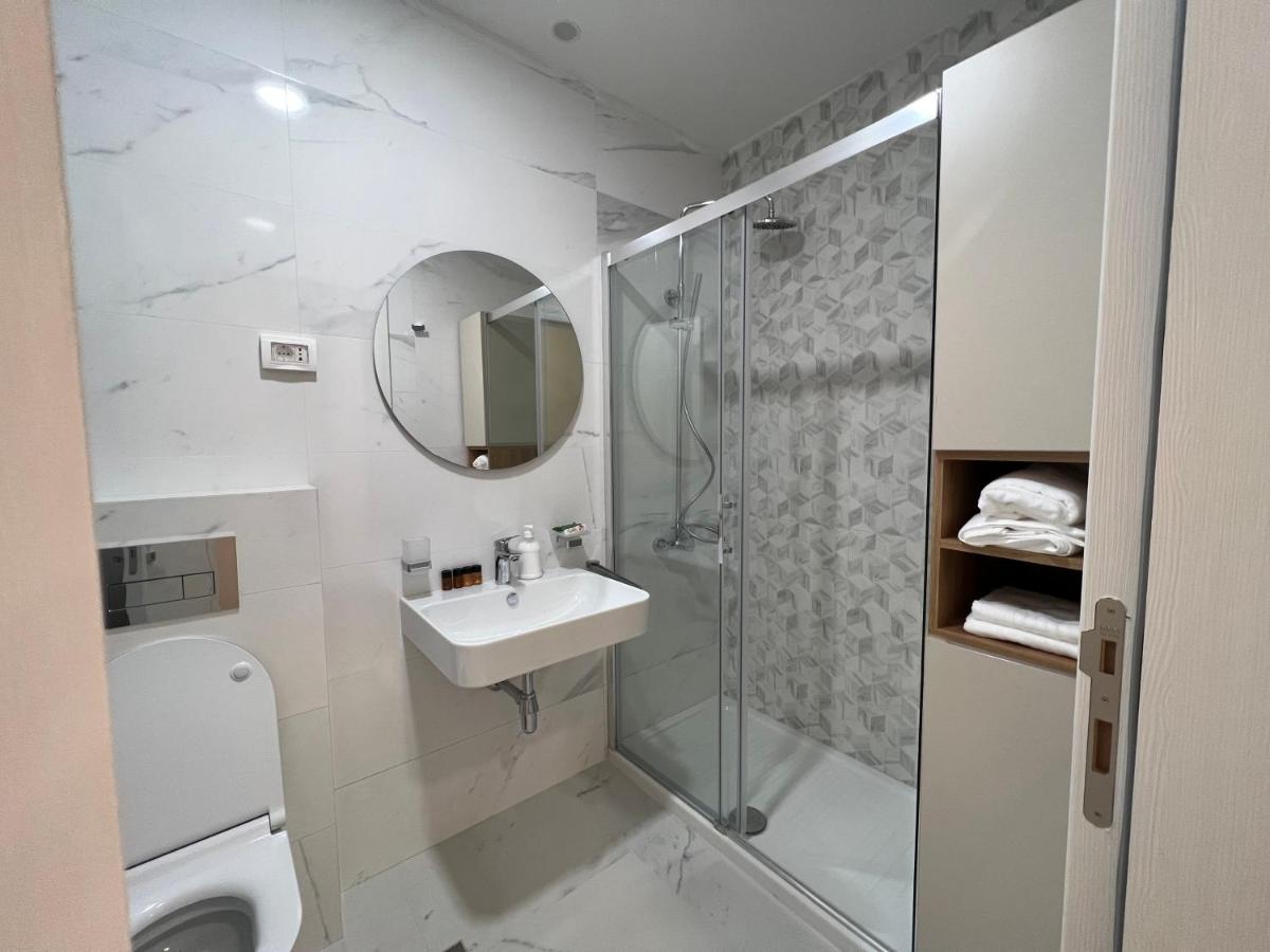 One-Bedroom Apartment with Balcony