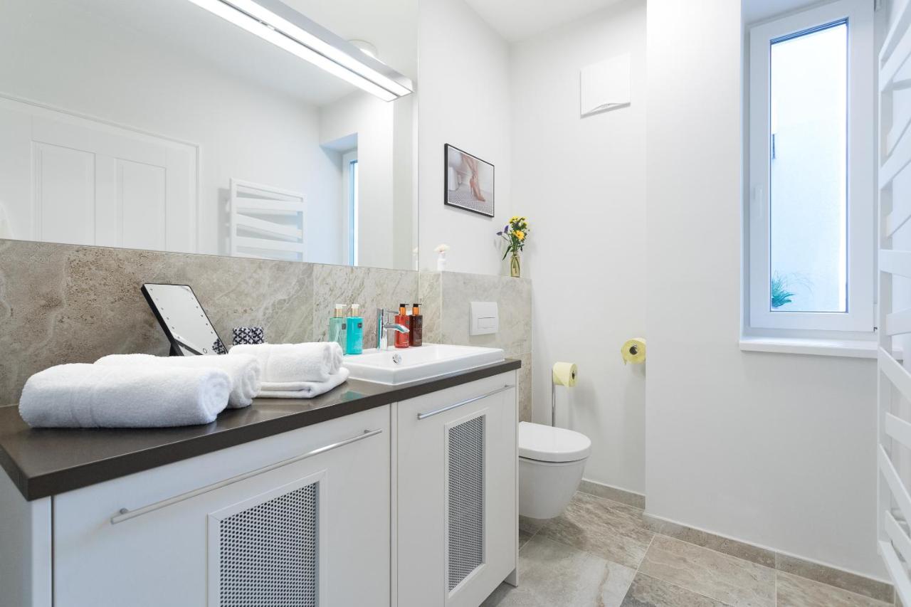 Superior One-Bedroom Apartment with Balcony