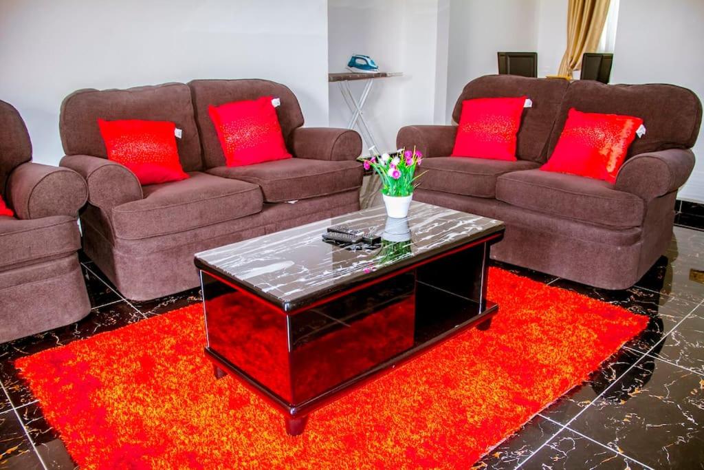 Vienama Residence 2 mins drive to Labadi Beach - B&B