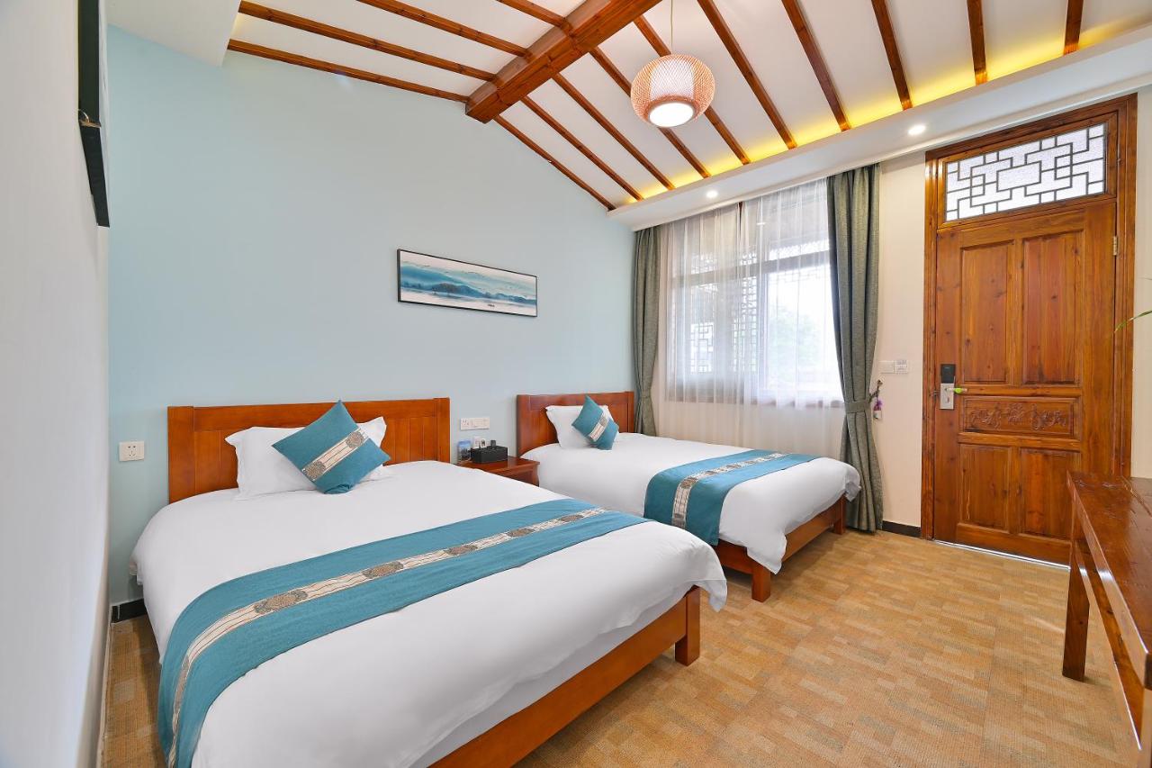 Deluxe Double or Twin Room with Mountain View