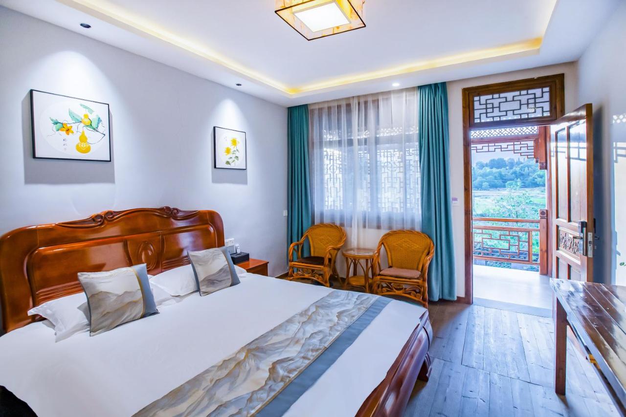 Queen Room with Garden View