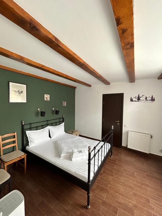 Dreibettzimmer mit eigenem Bad
